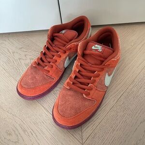 Size 13 - Nike Dunk SB Low Mystic Red - Man